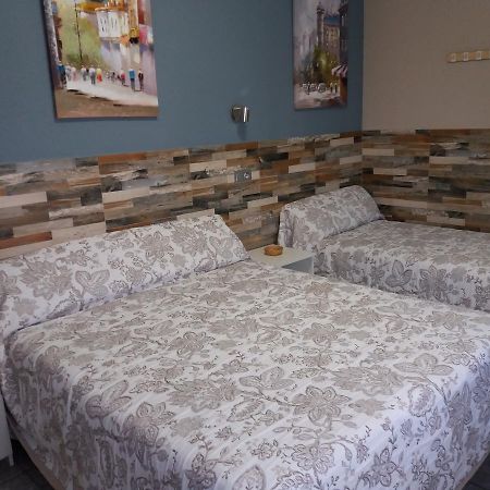 Hostal La Pilarica Патерна Екстер'єр фото