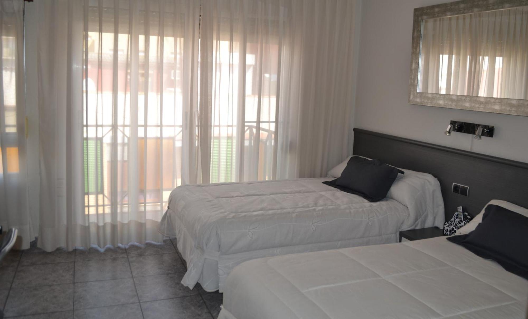 Hostal La Pilarica Патерна Номер фото
