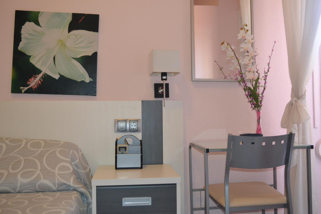 Hostal La Pilarica Патерна Номер фото
