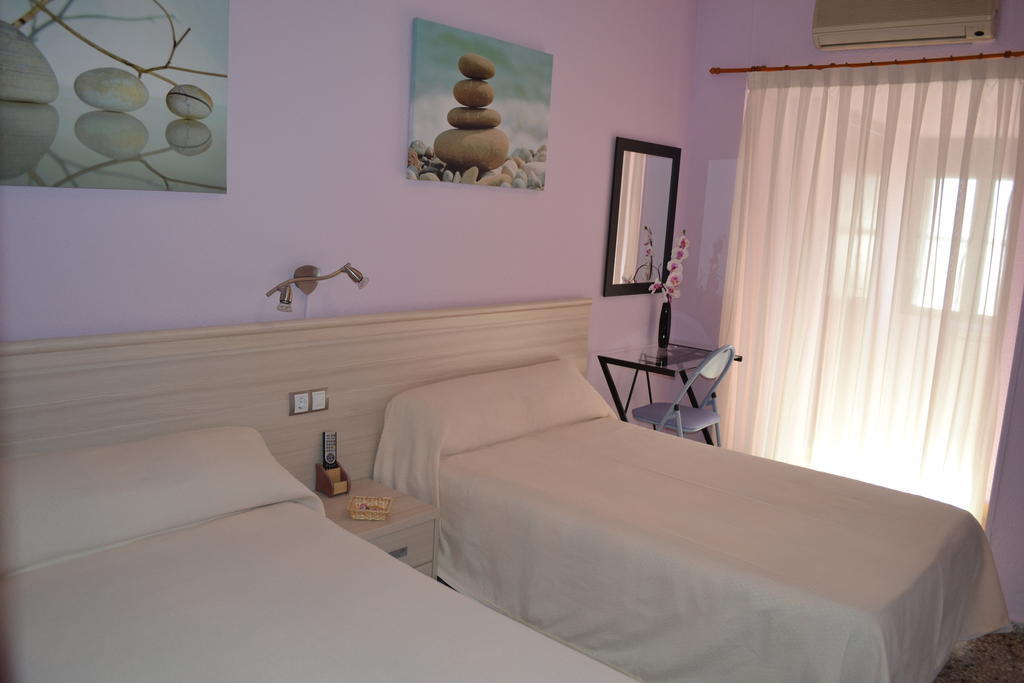 Hostal La Pilarica Патерна Номер фото