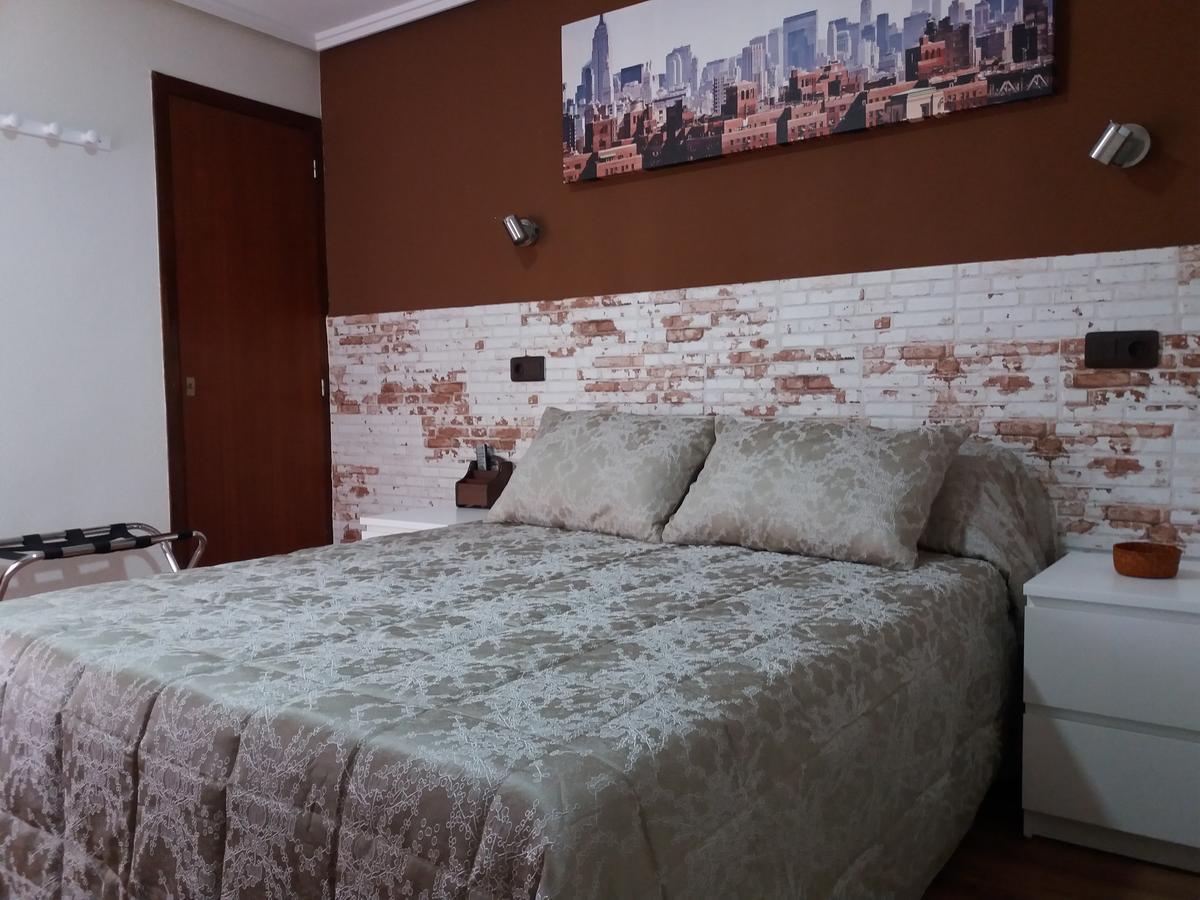 Hostal La Pilarica Патерна Екстер'єр фото