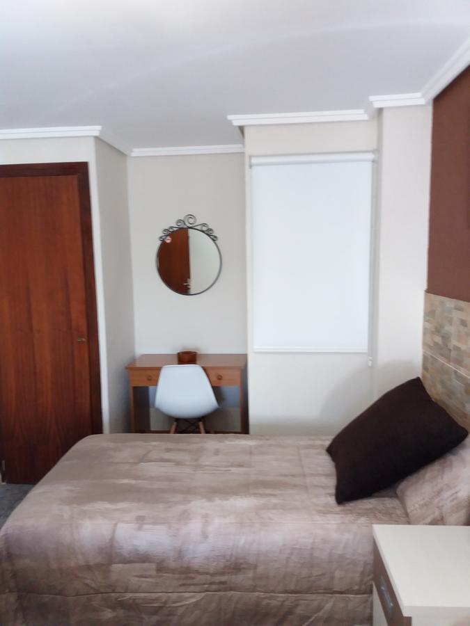 Hostal La Pilarica Патерна Екстер'єр фото