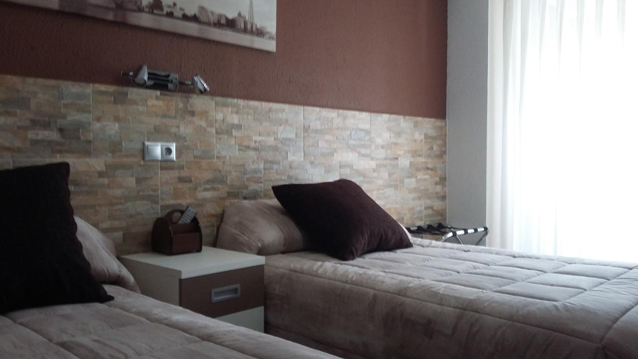 Hostal La Pilarica Патерна Екстер'єр фото