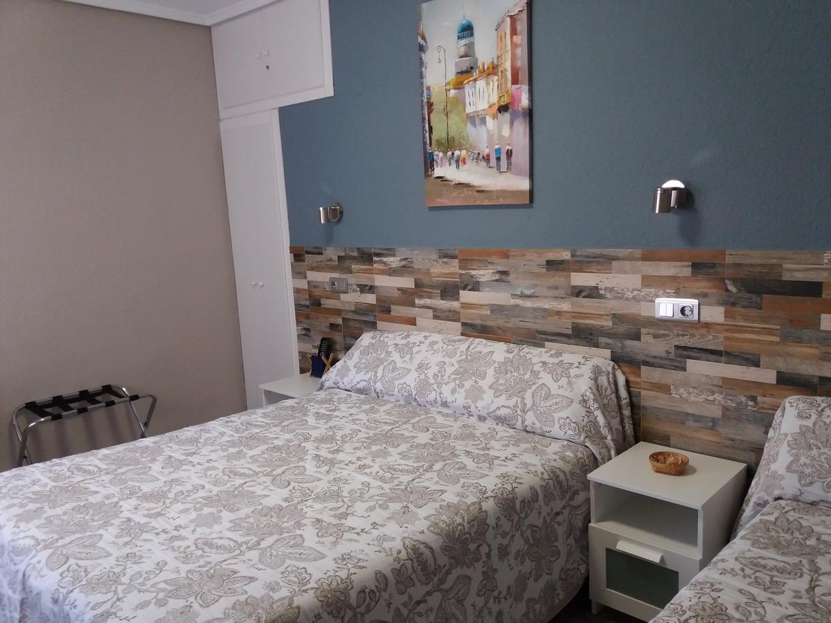 Hostal La Pilarica Патерна Екстер'єр фото