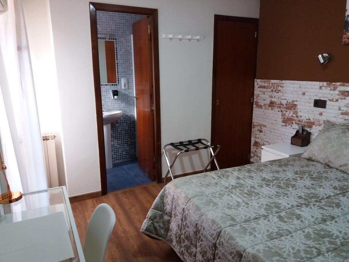 Hostal La Pilarica Патерна Екстер'єр фото