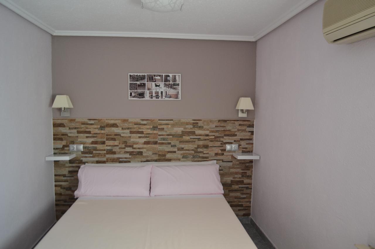 Hostal La Pilarica Патерна Екстер'єр фото