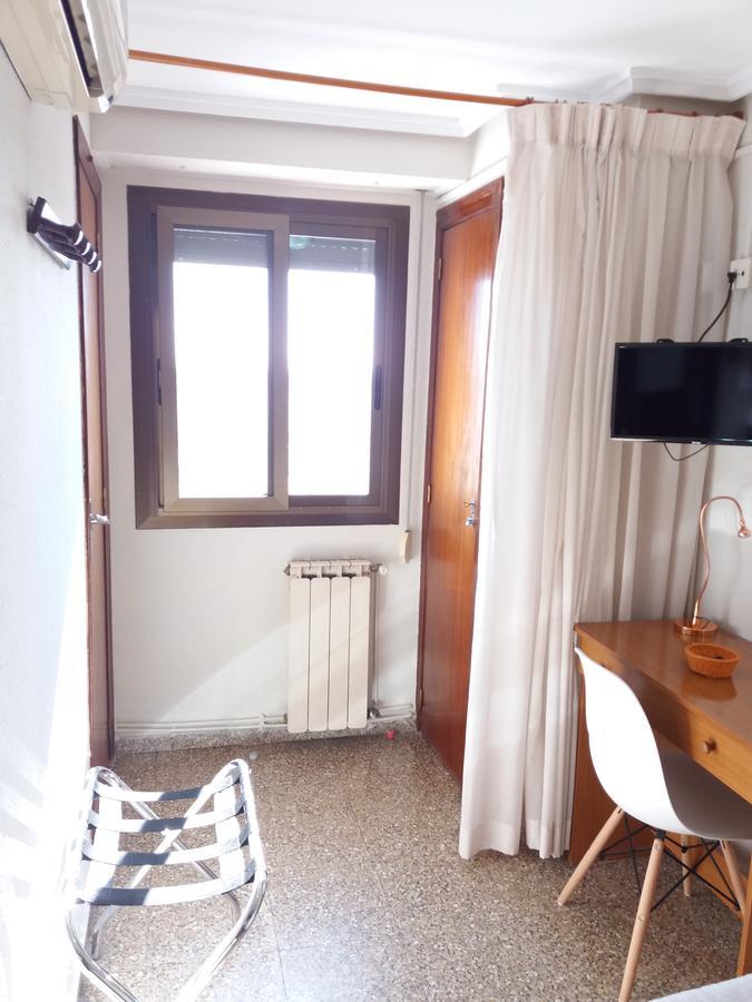 Hostal La Pilarica Патерна Екстер'єр фото