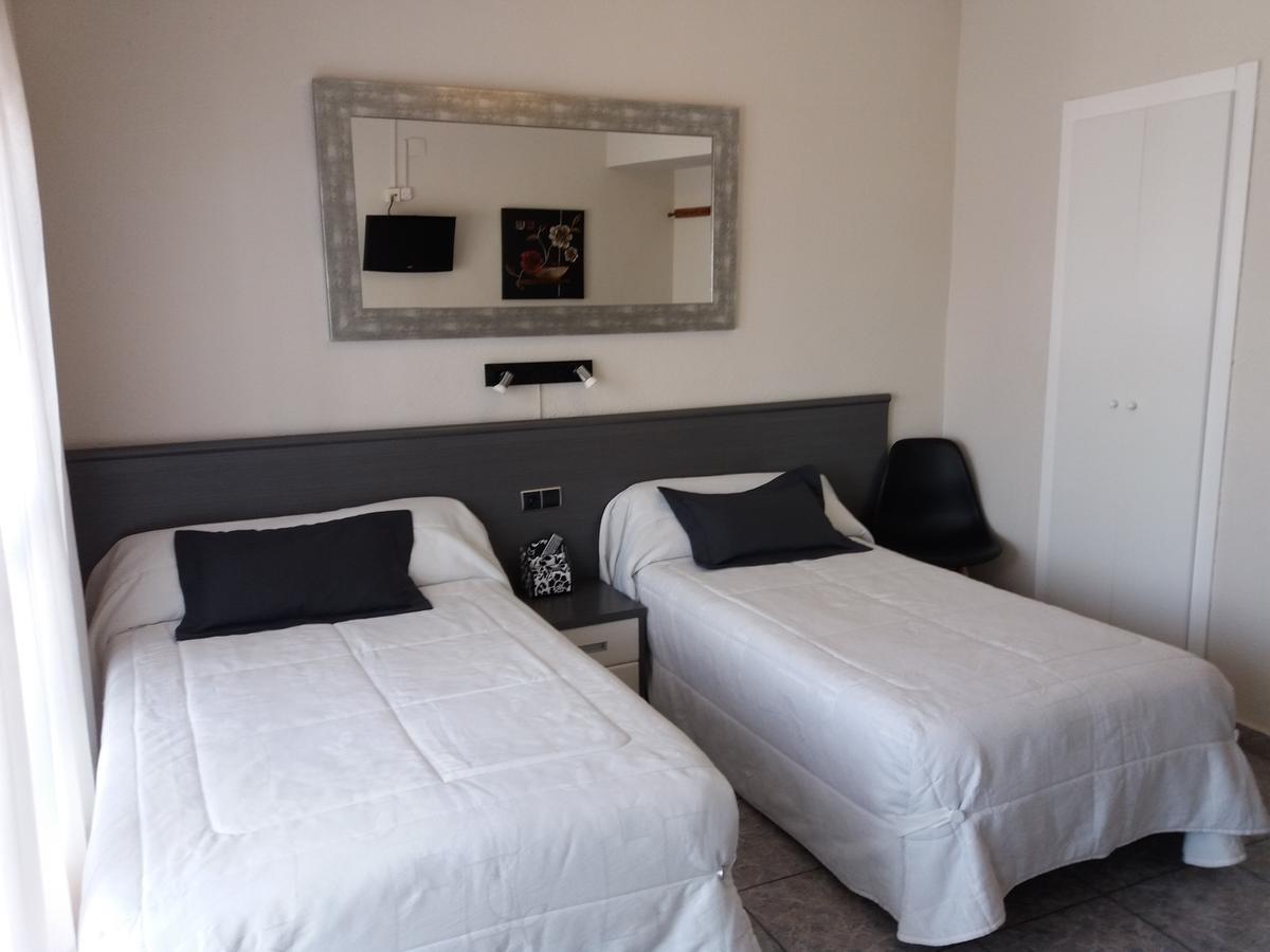 Hostal La Pilarica Патерна Екстер'єр фото