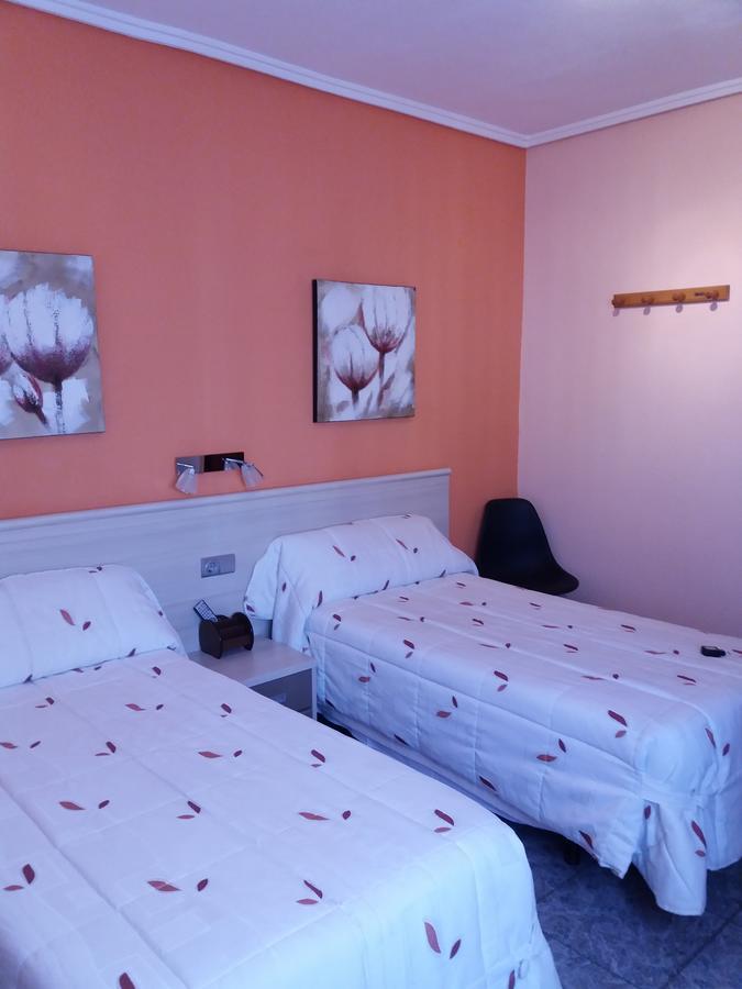 Hostal La Pilarica Патерна Екстер'єр фото